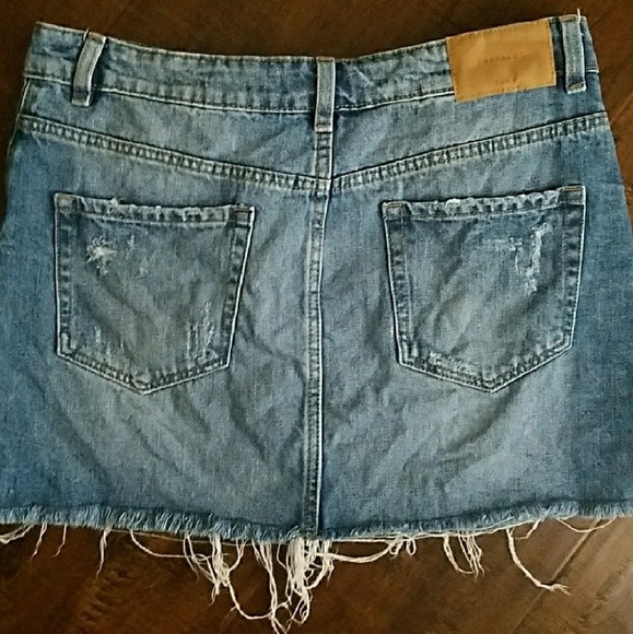 Zara distress mini skirt - Picture 3 of 3
